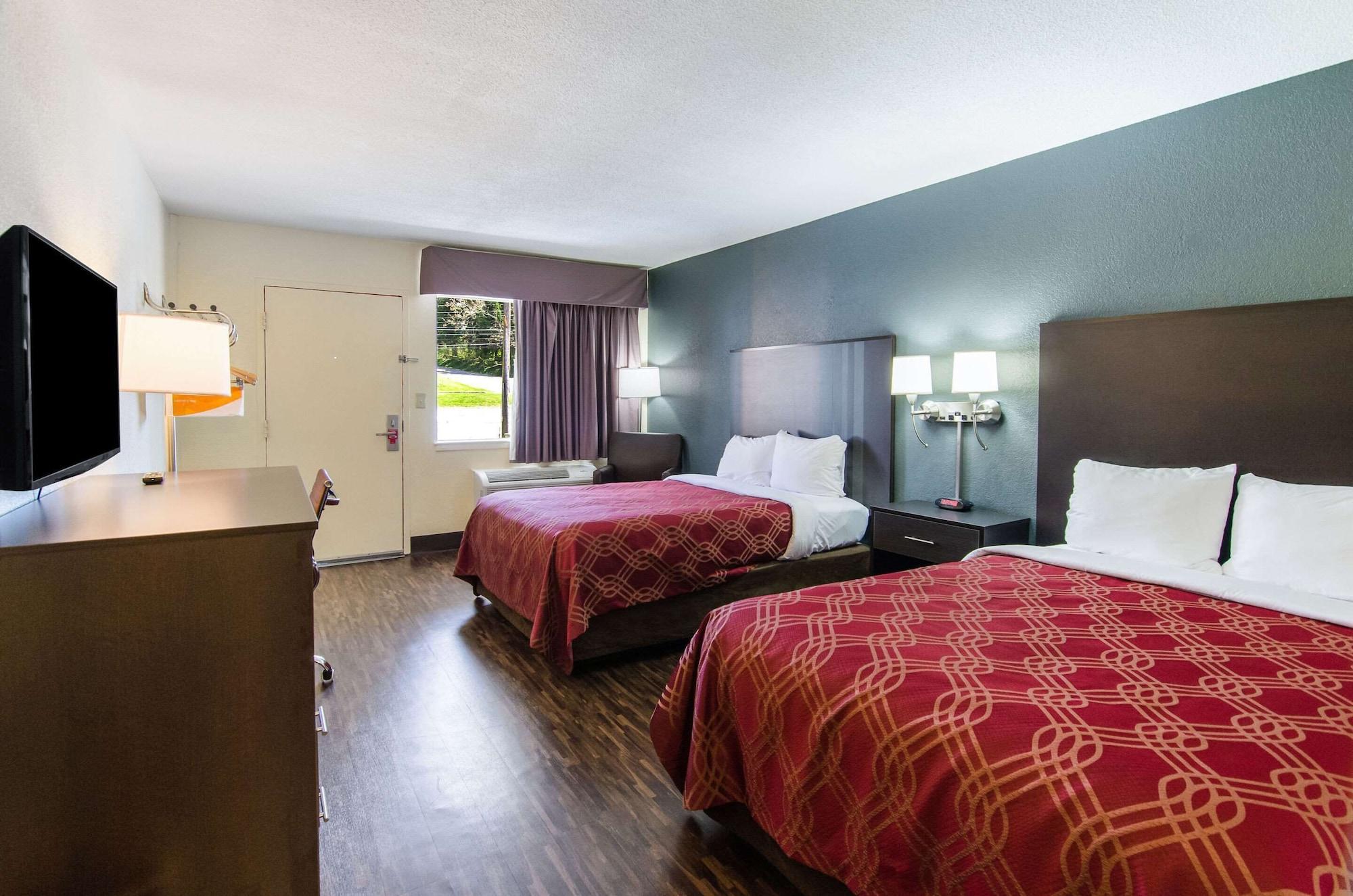 Econo Near Motor Speedway * Bristol
