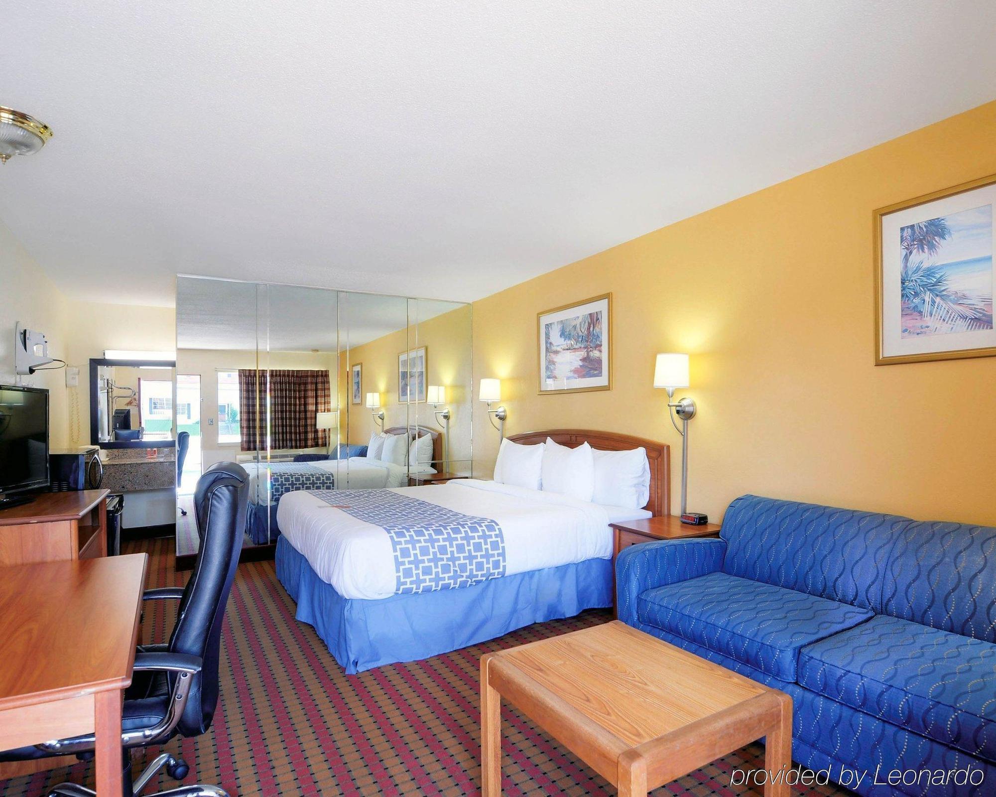 Lodge Econo Near Motor Speedway