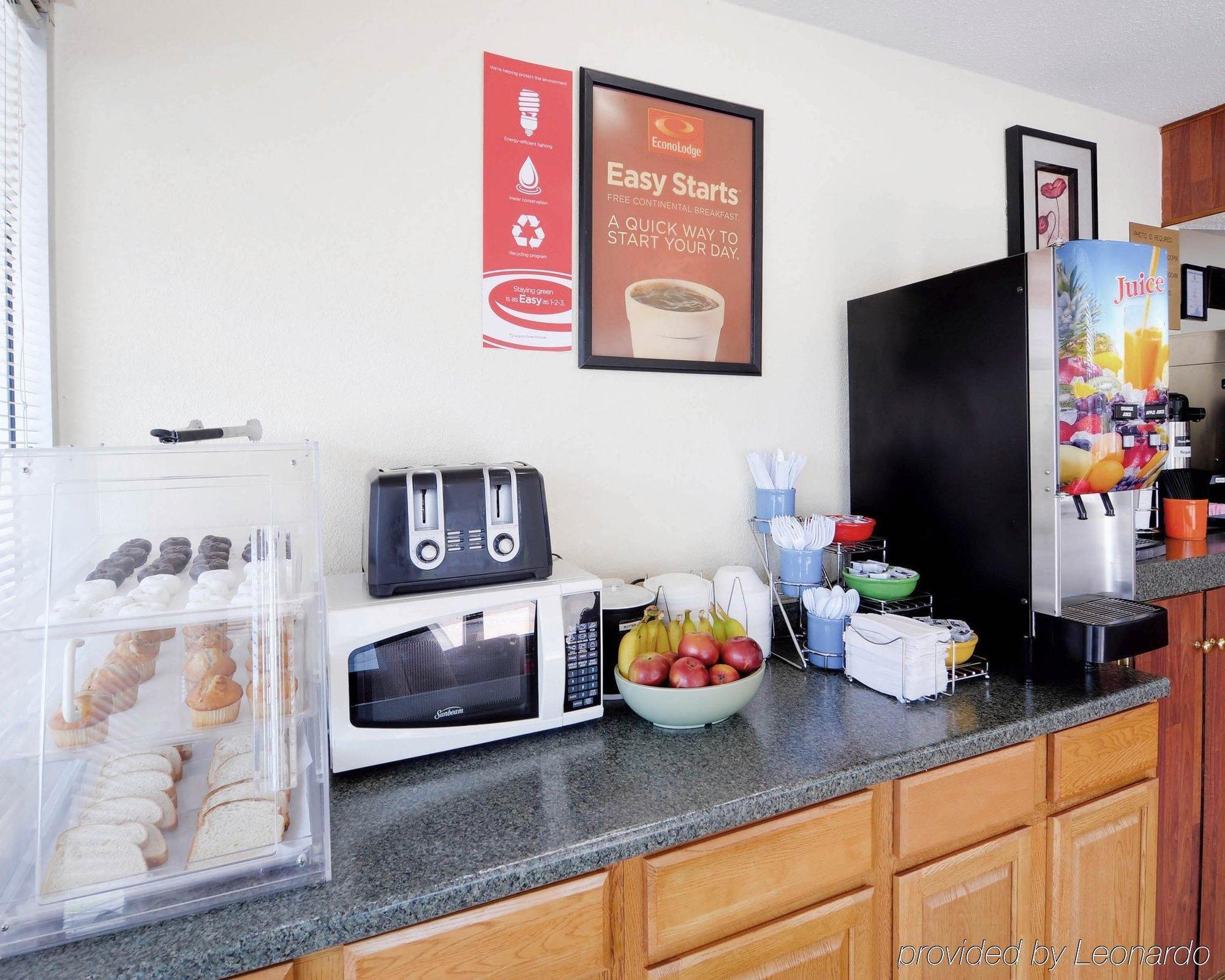 Lodge Econo Near Motor Speedway Bristol