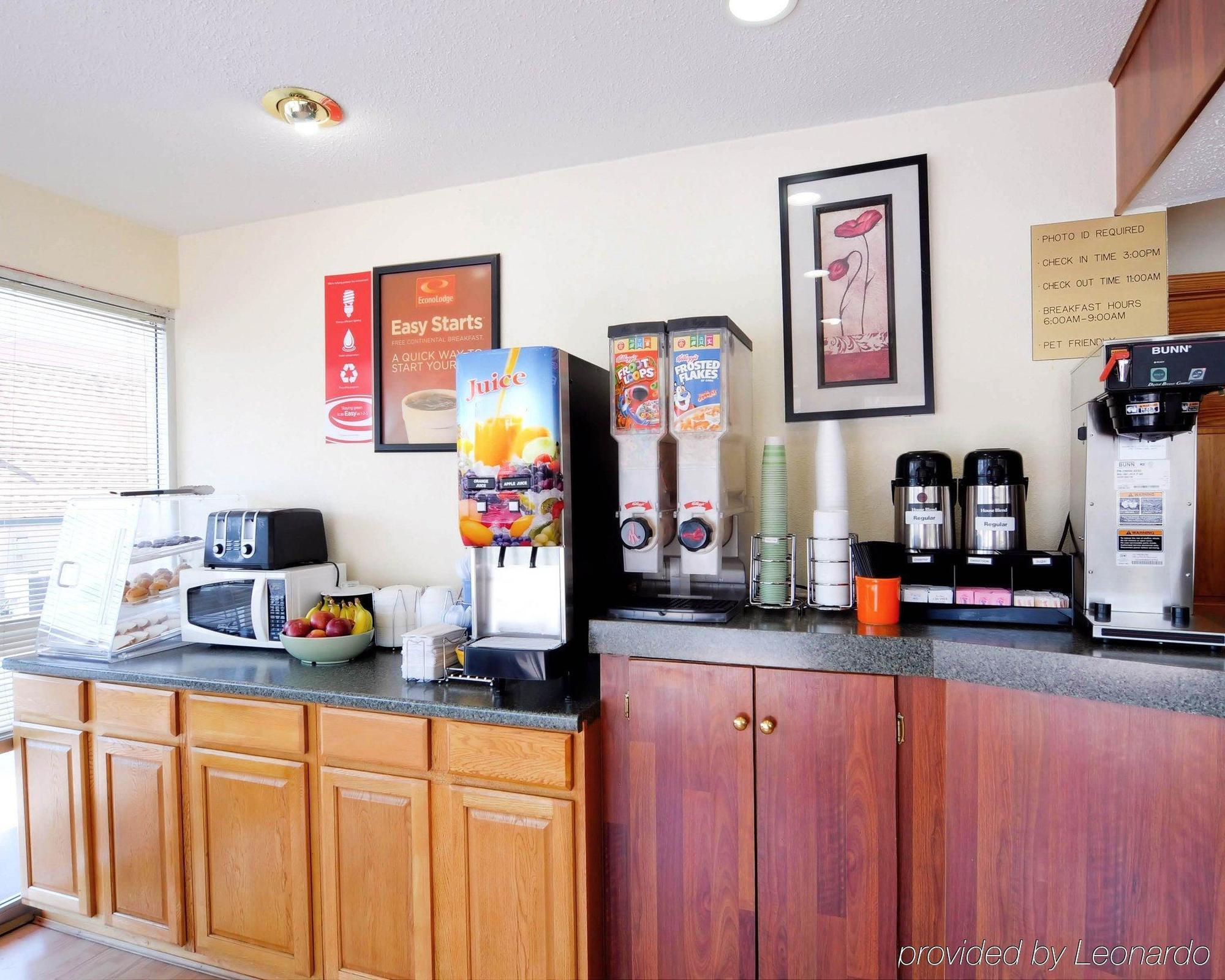 Lodge Econo Near Motor Speedway *
