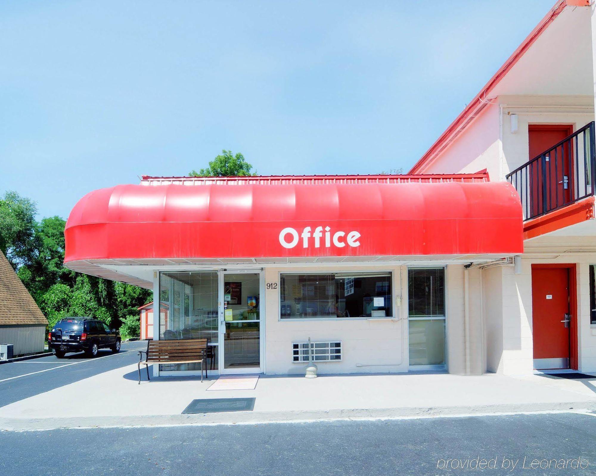 Econo Near Motor Speedway * Bristol