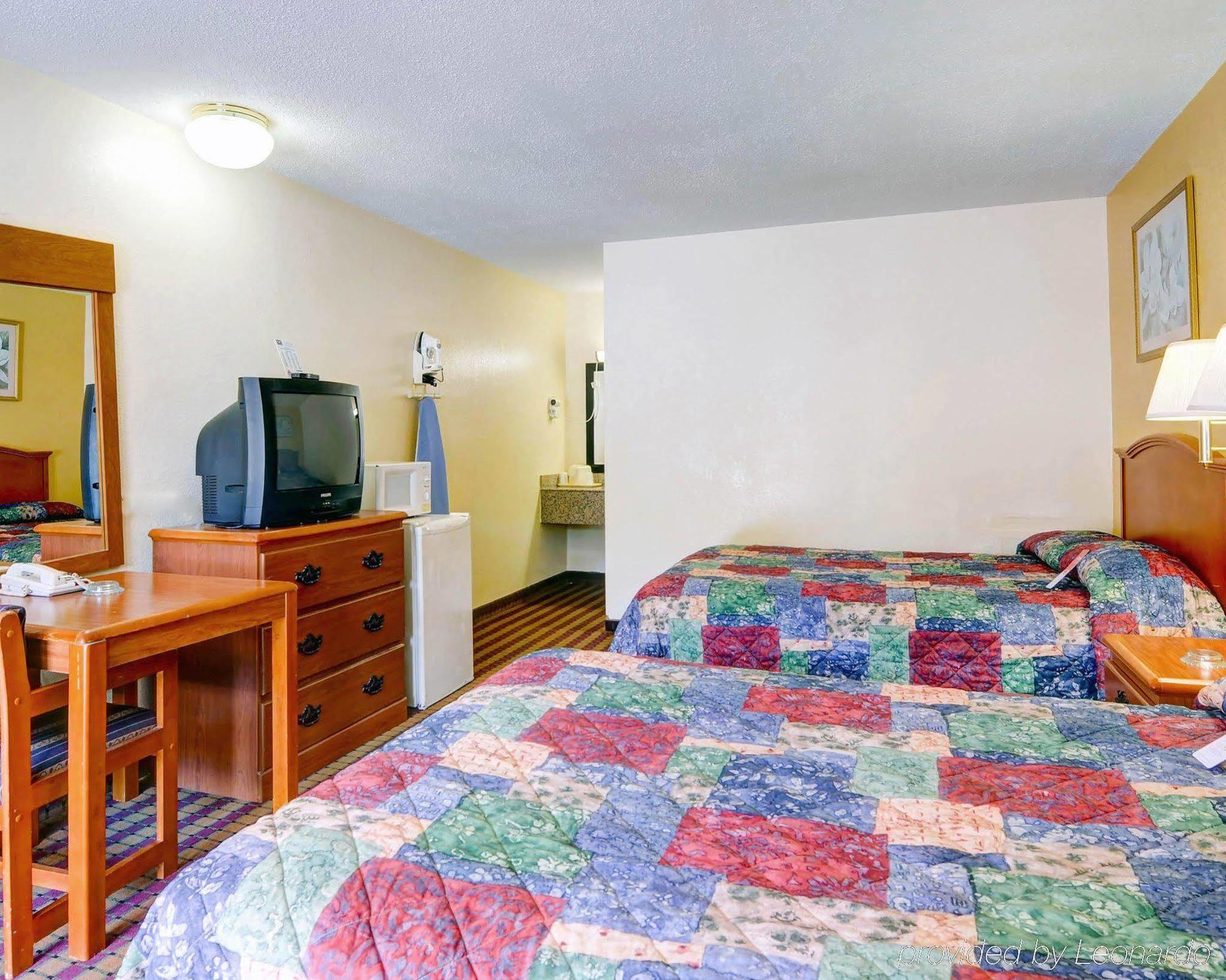 Econo Near Motor Speedway Lodge *